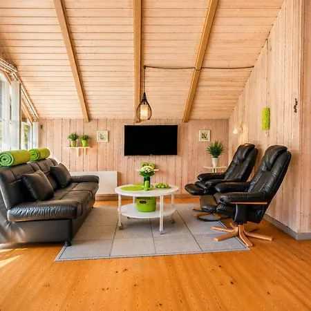 2 Bedroom Awesome In * Oksbøl