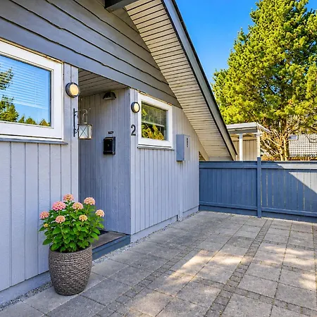 2 Bedroom Awesome In Oksbøl