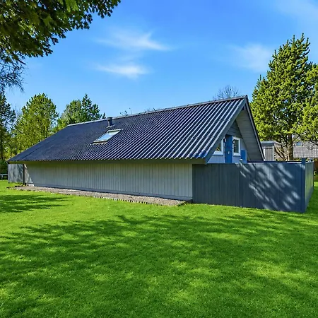 2 Bedroom Awesome In * Oksbøl